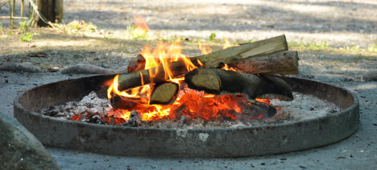 Feuer, Feuerstelle, Brennholz, Aserfeuer