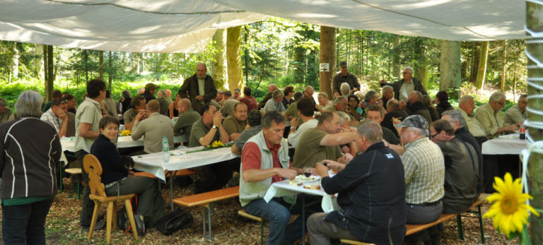 Hündelerhütte, Schweisshundeprüfung, Verpflegung, Vereinsleben, Aser